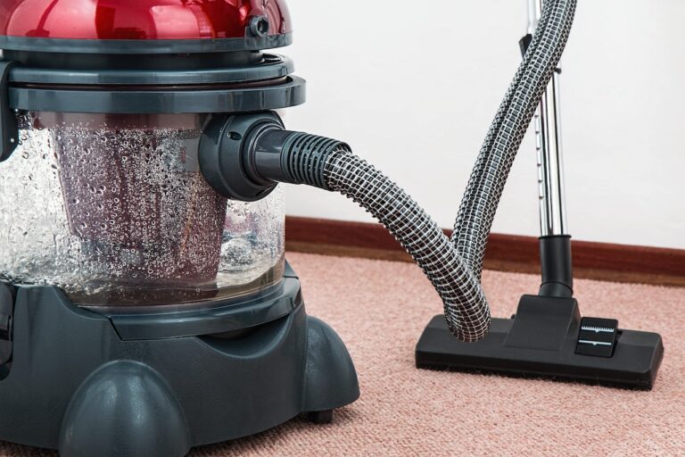 Why Rain Carpet Cleaning Is More Effective Than Water