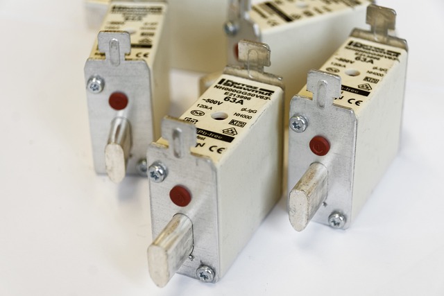 Your Guide to Choosing Industrial Fuses